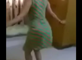 Saal Ladki Ka Sexy Video Hindi Mein