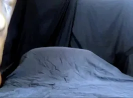 नींद में सोई हुई लड़की का सेक्सी वीडियो